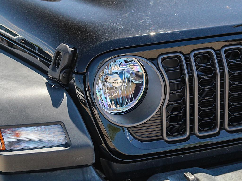 Thumbnail: 2026 Jeep Wrangler - 18