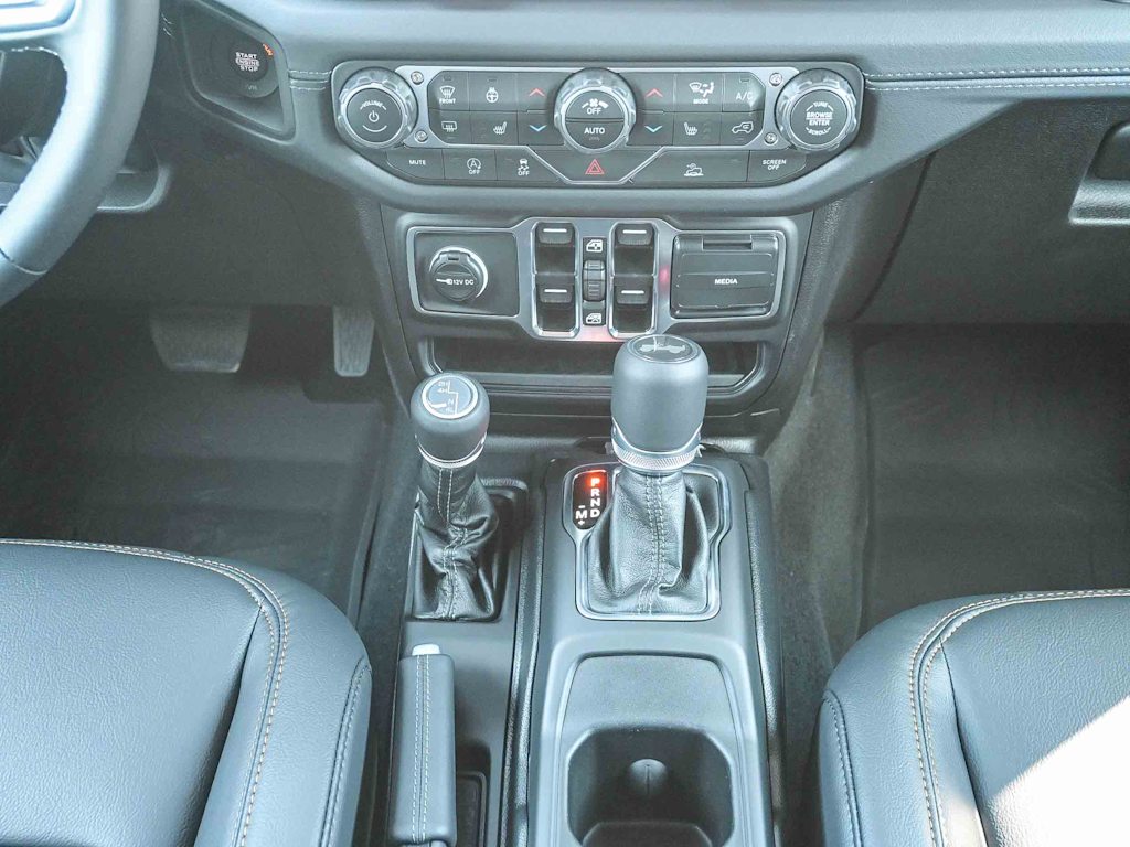 Thumbnail: 2025 Jeep Wrangler - 16