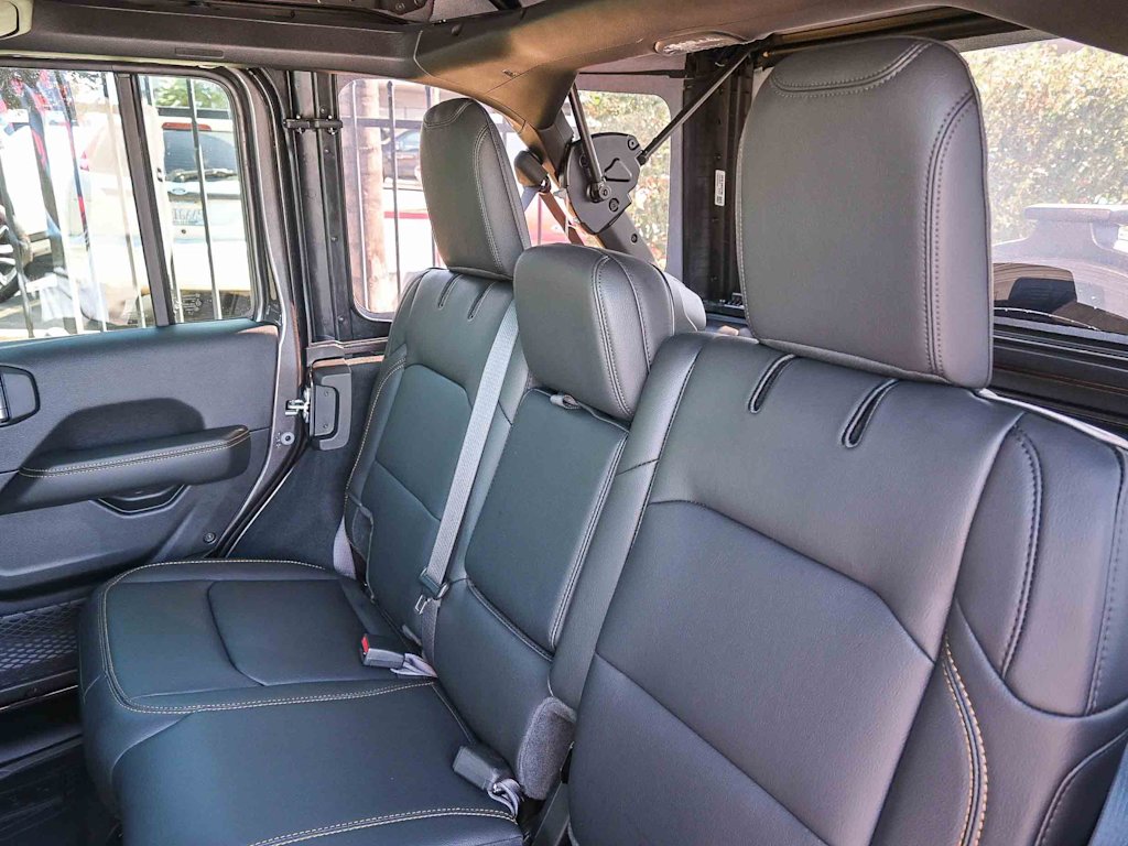 Thumbnail: 2025 Jeep Wrangler - 30