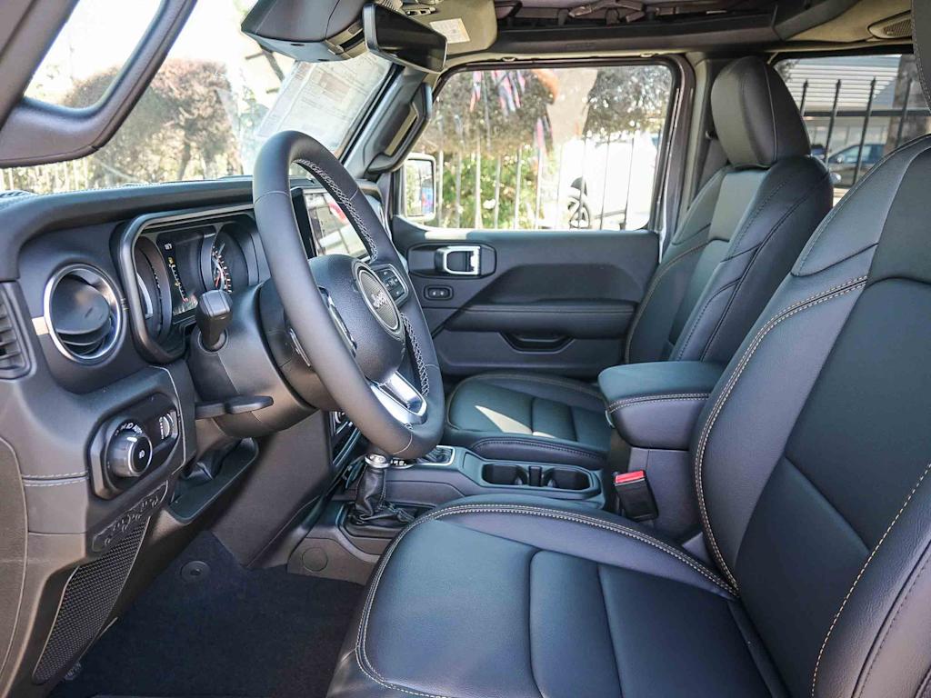 Thumbnail: 2025 Jeep Wrangler - 11