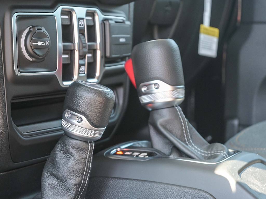 Thumbnail: 2025 Jeep Wrangler - 32