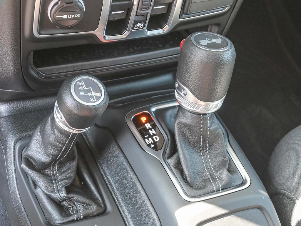 Thumbnail: 2025 Jeep Wrangler - 33