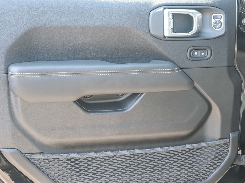 Thumbnail: 2025 Jeep Wrangler - 30