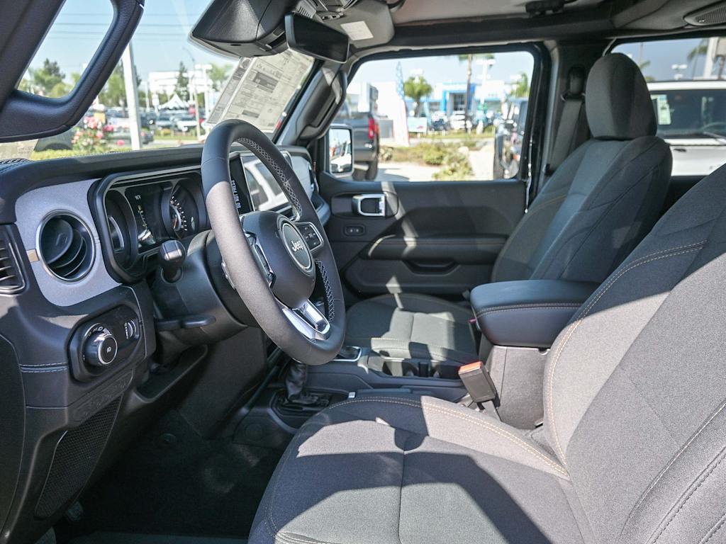 Thumbnail: 2025 Jeep Wrangler - 29