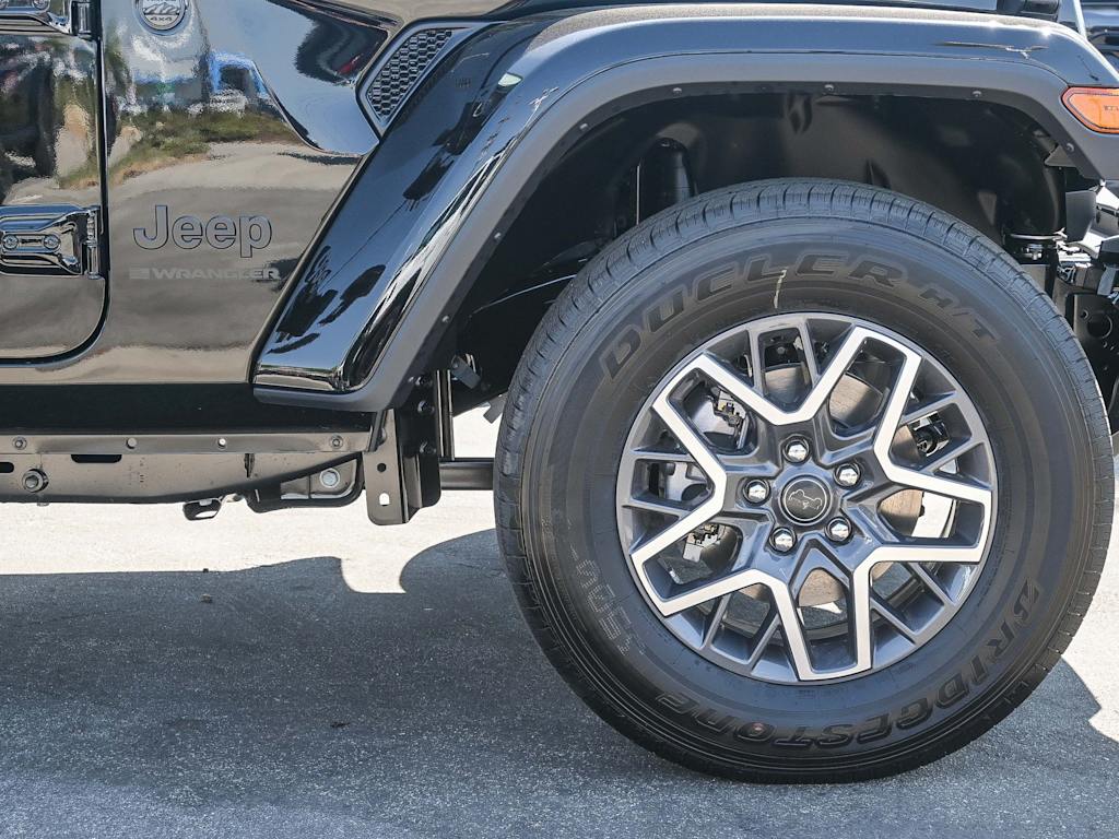 Thumbnail: 2025 Jeep Wrangler - 23