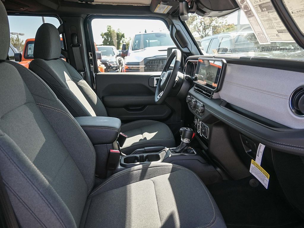 Thumbnail: 2025 Jeep Wrangler - 11