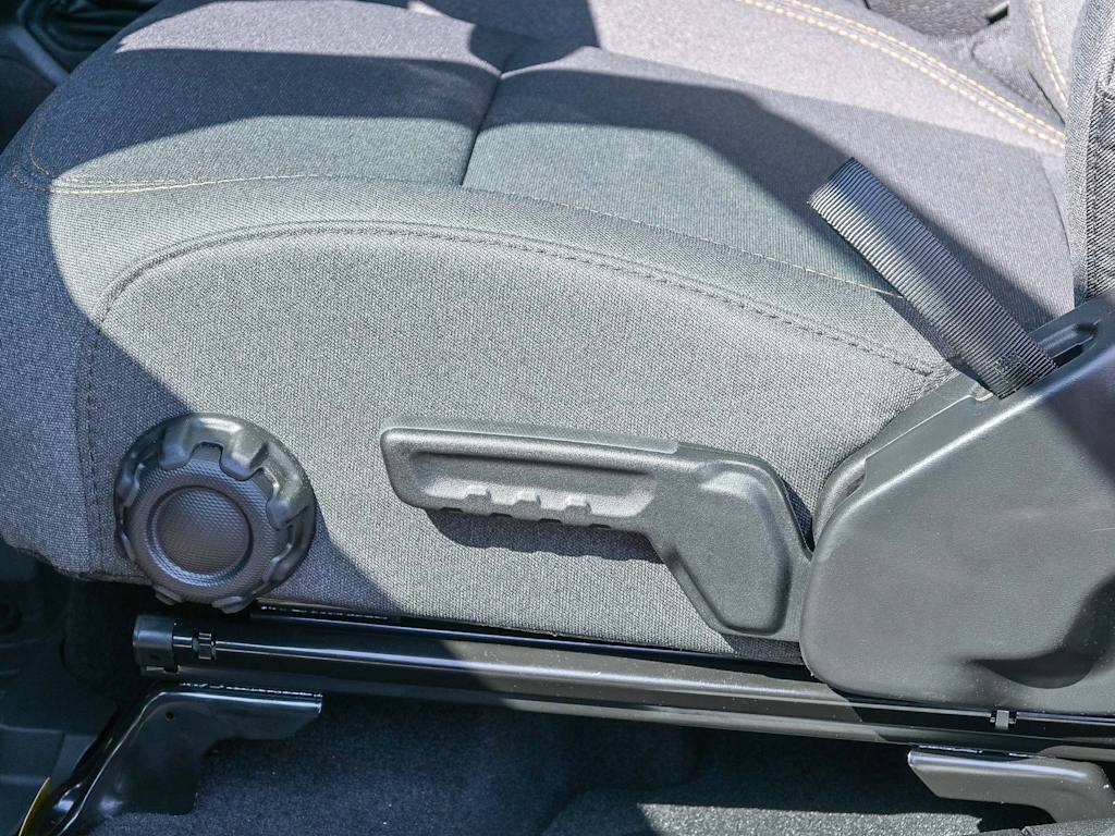 Thumbnail: 2025 Jeep Wrangler - 31