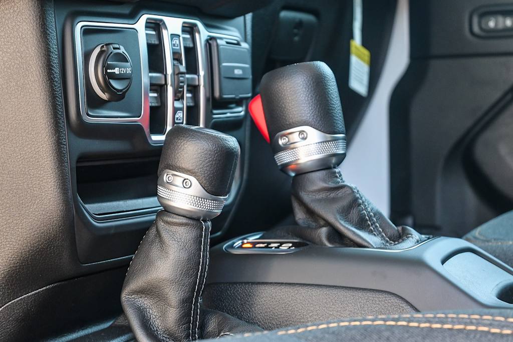 Thumbnail: 2025 Jeep Wrangler - 32