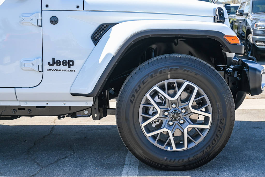 Thumbnail: 2025 Jeep Wrangler - 23