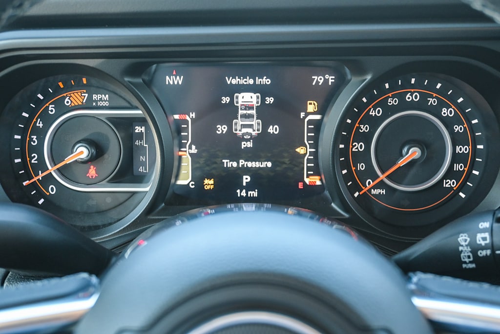 Thumbnail: 2025 Jeep Wrangler - 17