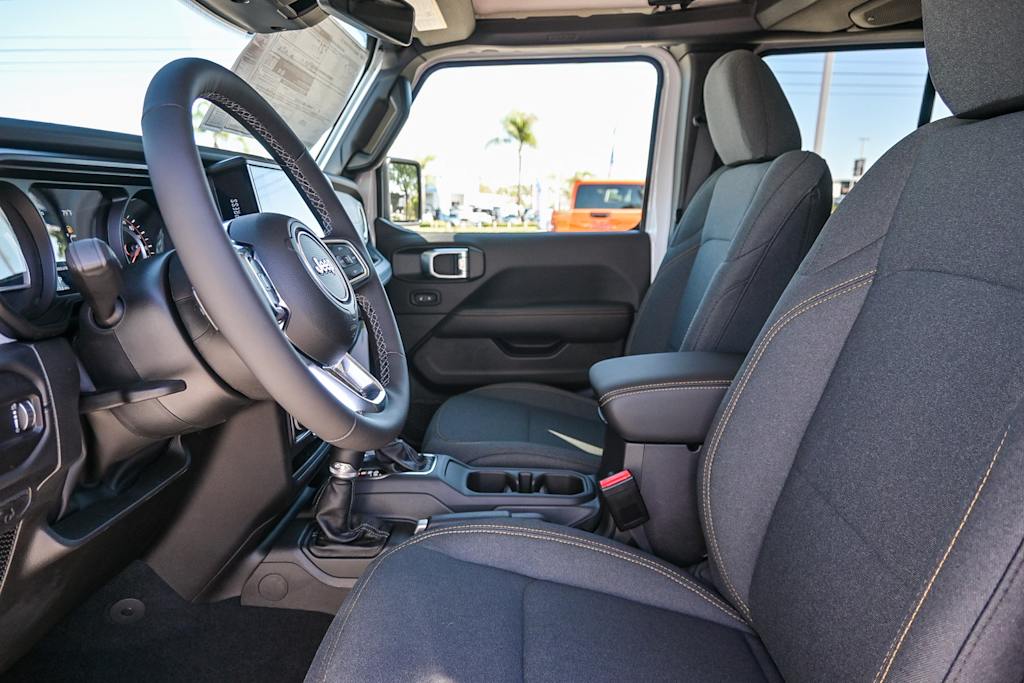 Thumbnail: 2025 Jeep Wrangler - 11