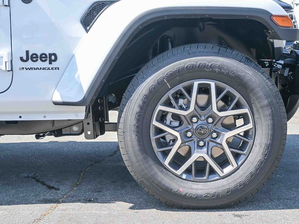 Thumbnail: 2025 Jeep Wrangler - 23