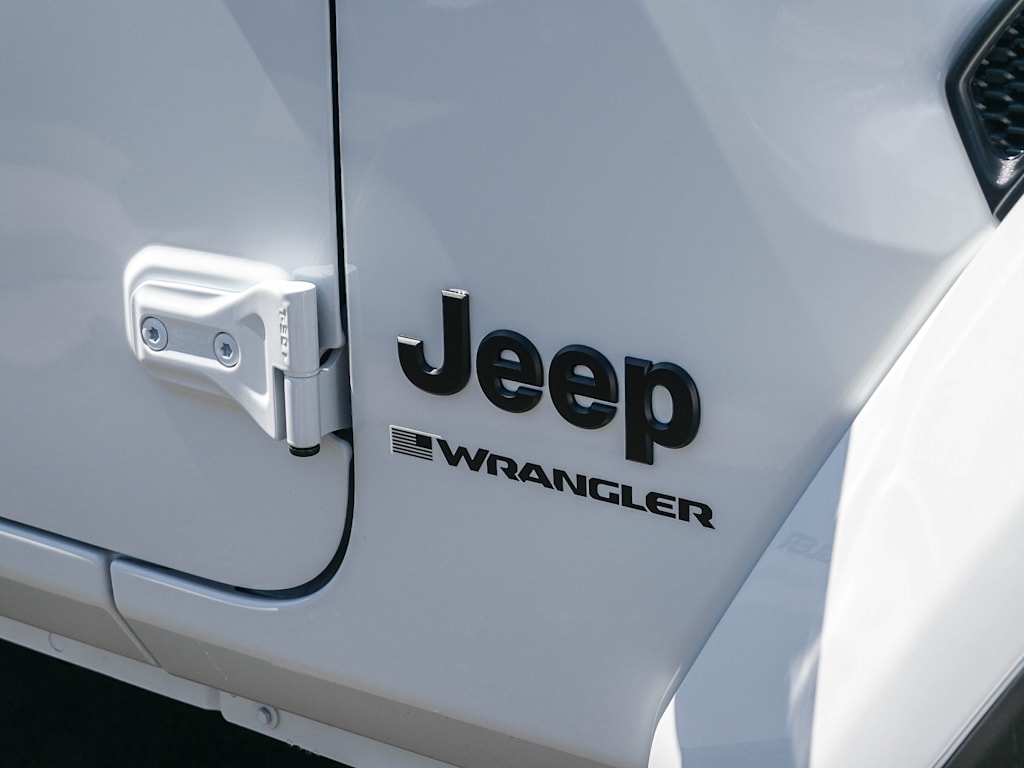 Thumbnail: 2025 Jeep Wrangler - 6