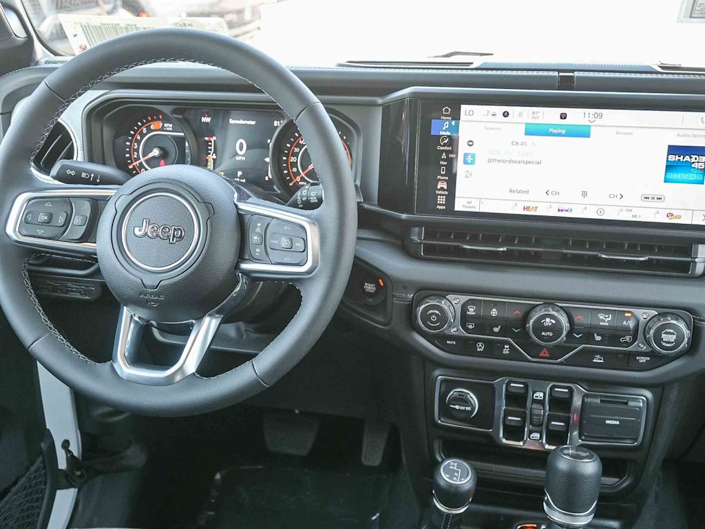 Thumbnail: 2025 Jeep Wrangler - 14