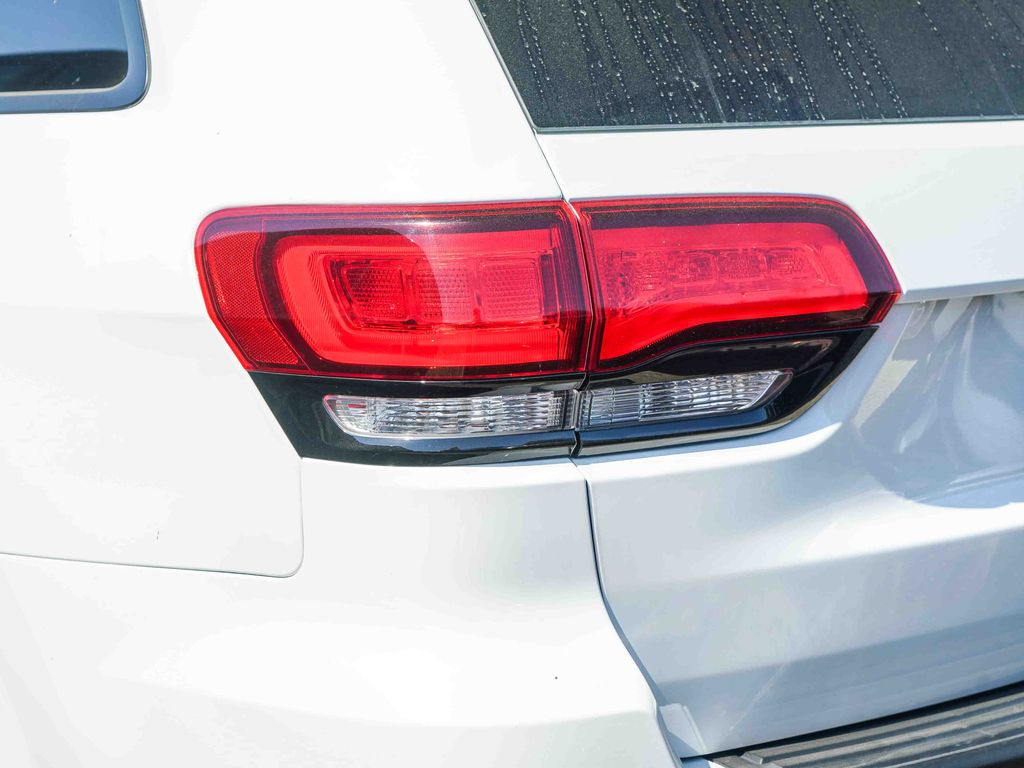Thumbnail: 2021 Jeep Grand Cherokee - 15