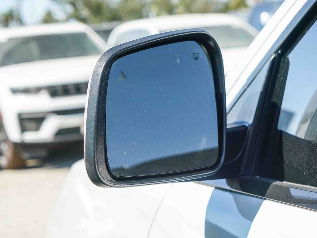 Thumbnail: 2021 Jeep Grand Cherokee - 19