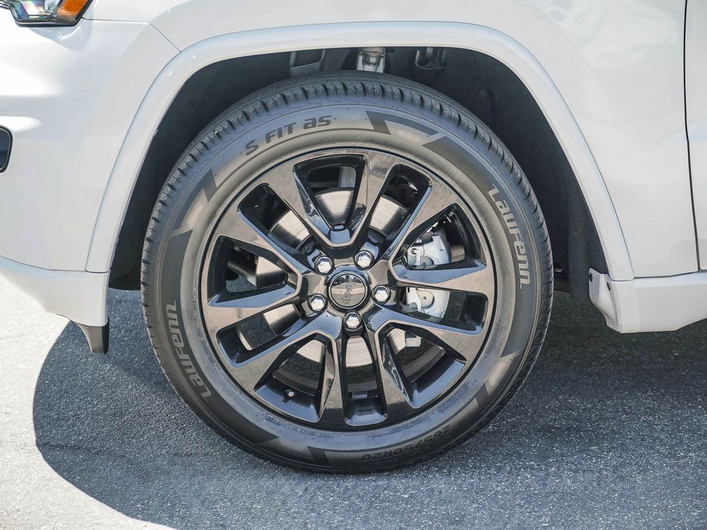 Thumbnail: 2021 Jeep Grand Cherokee - 6