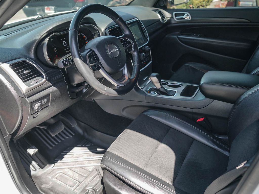 Thumbnail: 2021 Jeep Grand Cherokee - 12