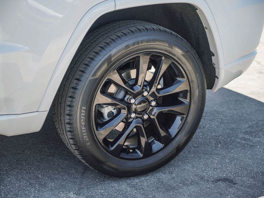 Thumbnail: 2021 Jeep Grand Cherokee - 22