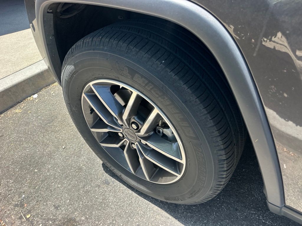Thumbnail: 2020 Jeep Grand Cherokee - 4