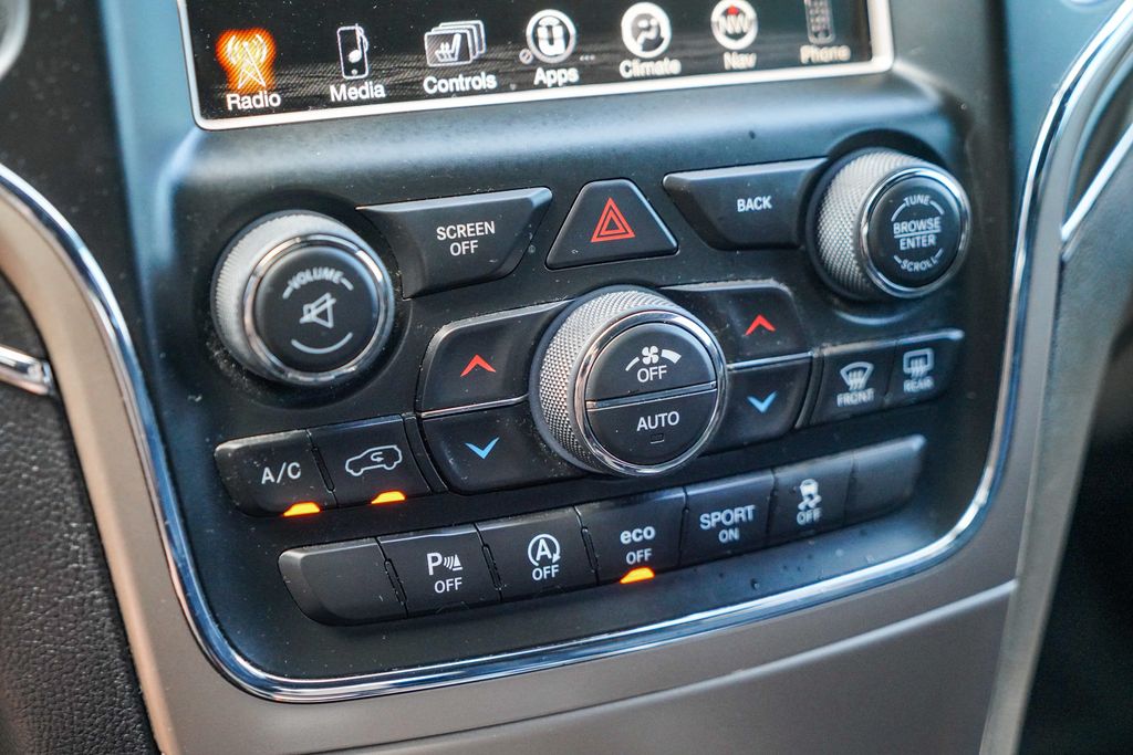 Thumbnail: 2016 Jeep Grand Cherokee - 25