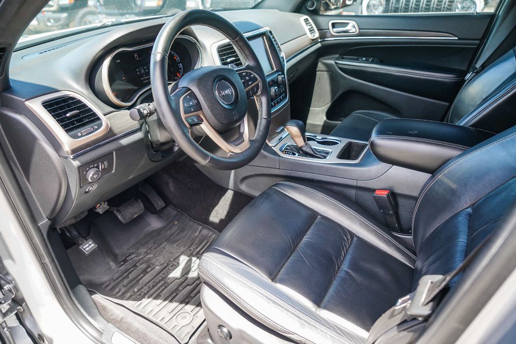Thumbnail: 2016 Jeep Grand Cherokee - 10