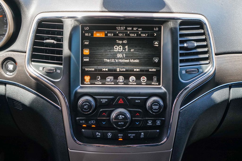 Thumbnail: 2016 Jeep Grand Cherokee - 12