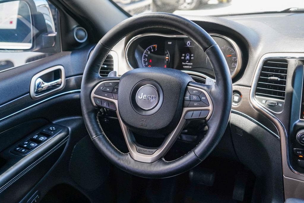 Thumbnail: 2016 Jeep Grand Cherokee - 8