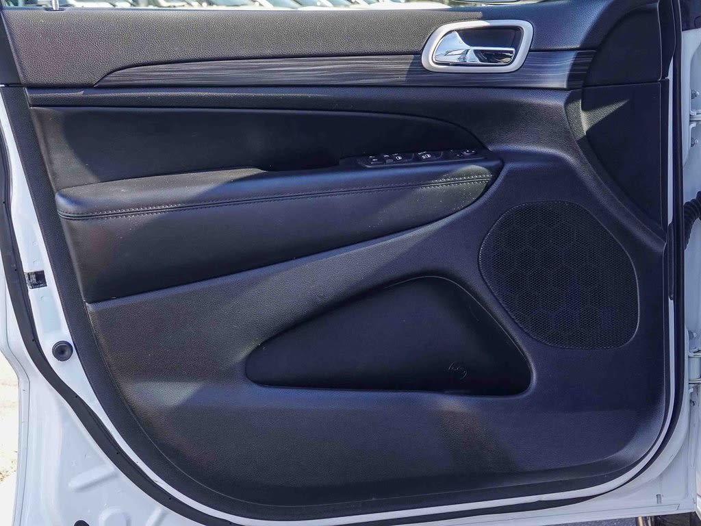 Thumbnail: 2022 Jeep Grand Cherokee - 22