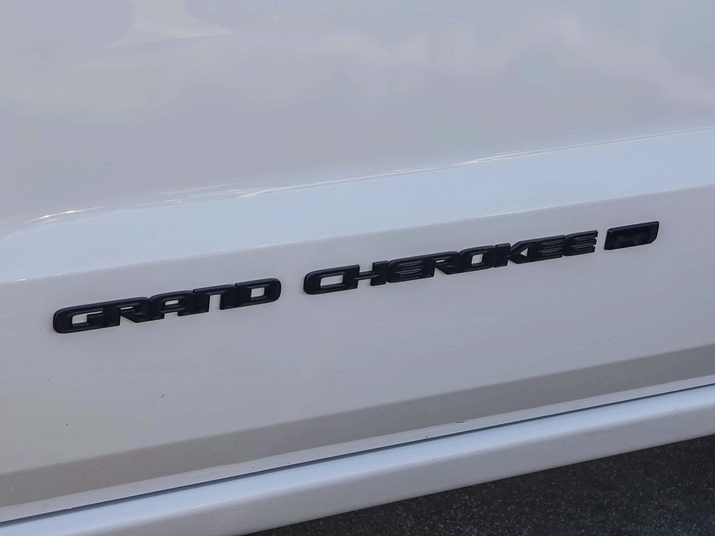 Thumbnail: 2022 Jeep Grand Cherokee - 6