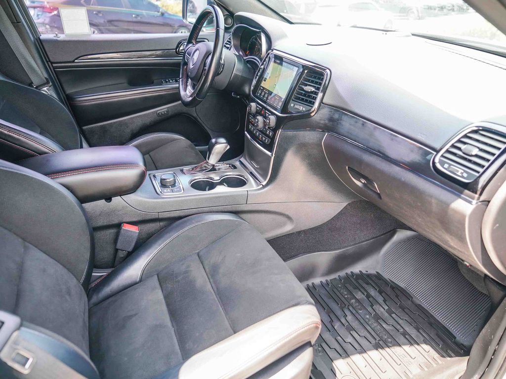 Thumbnail: 2021 Jeep Grand Cherokee - 12