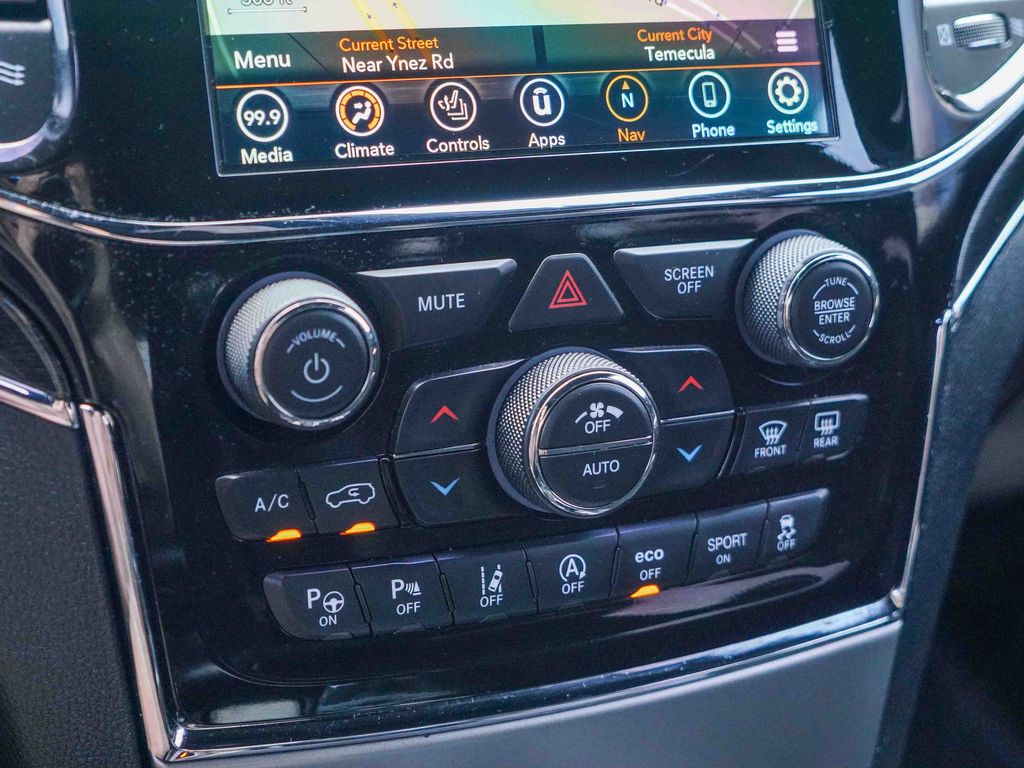 Thumbnail: 2021 Jeep Grand Cherokee - 25