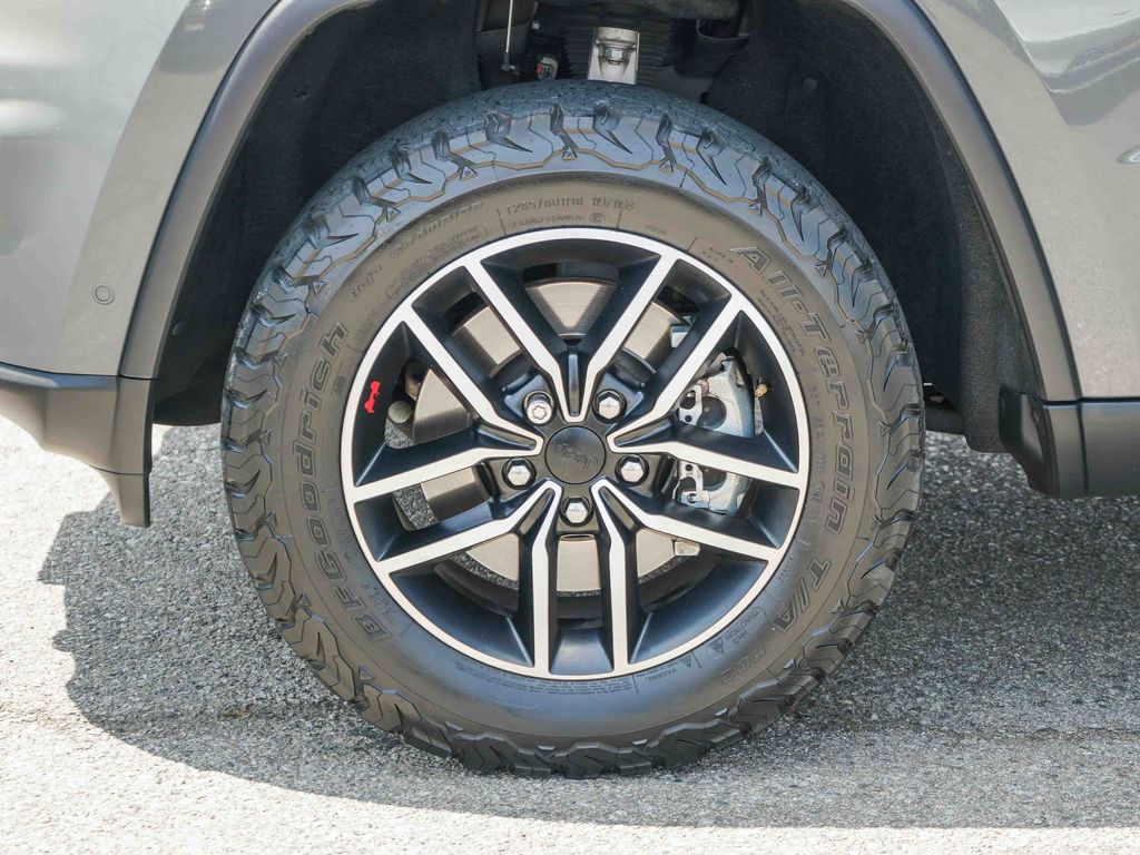 Thumbnail: 2021 Jeep Grand Cherokee - 7