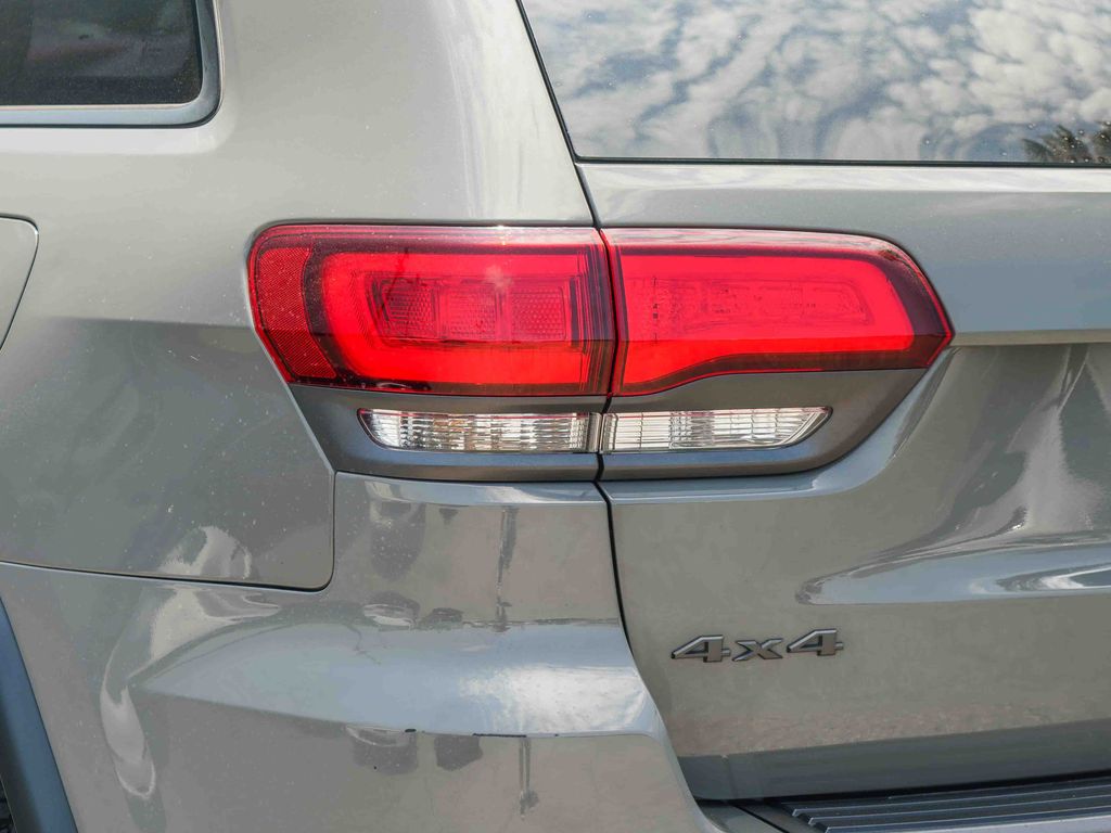 Thumbnail: 2021 Jeep Grand Cherokee - 20