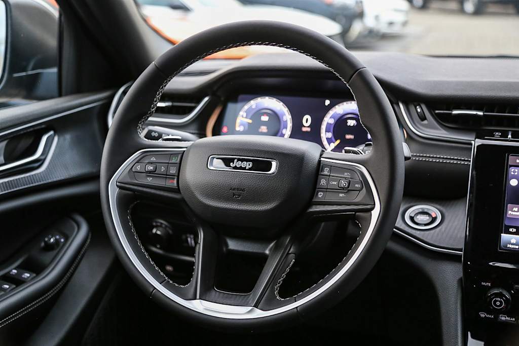 Thumbnail: 2025 Jeep Grand Cherokee - 13