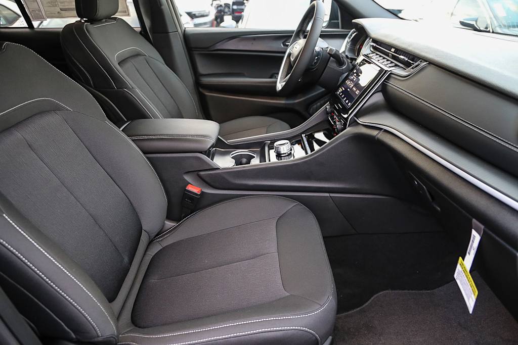 Thumbnail: 2025 Jeep Grand Cherokee - 10