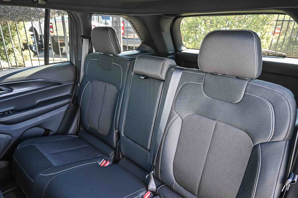 Thumbnail: 2025 Jeep Grand Cherokee - 27