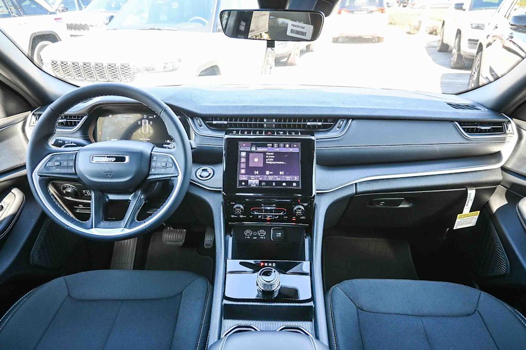 Thumbnail: 2025 Jeep Grand Cherokee - 14