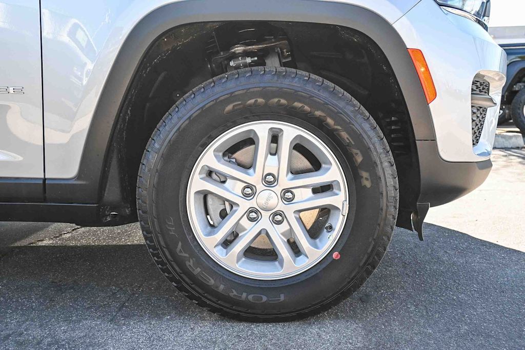 Thumbnail: 2025 Jeep Grand Cherokee - 23