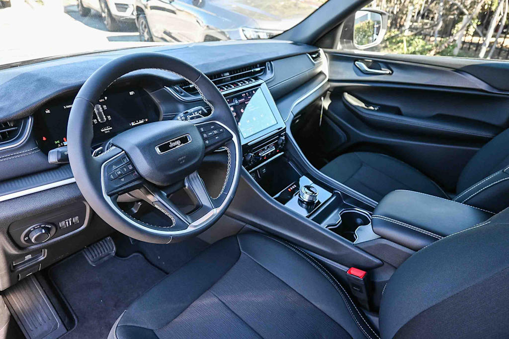 Thumbnail: 2025 Jeep Grand Cherokee - 2