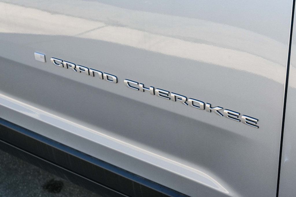 Thumbnail: 2025 Jeep Grand Cherokee - 24