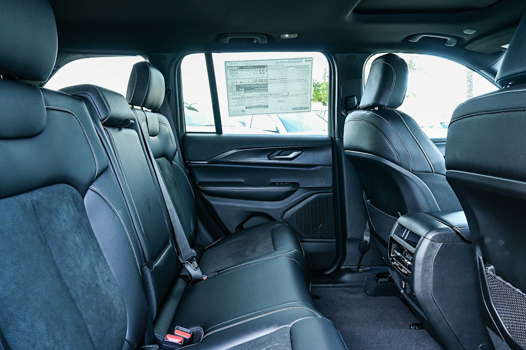 Thumbnail: 2025 Jeep Grand Cherokee - 12