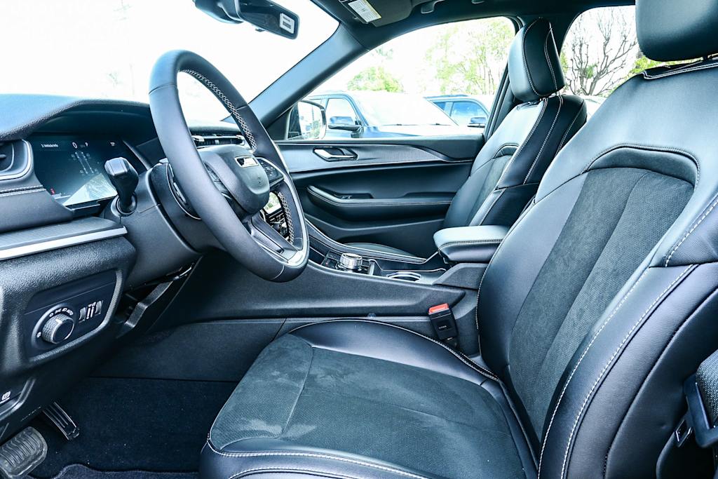 Thumbnail: 2025 Jeep Grand Cherokee - 11