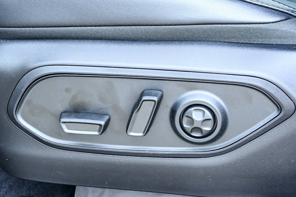 Thumbnail: 2025 Jeep Grand Cherokee - 32