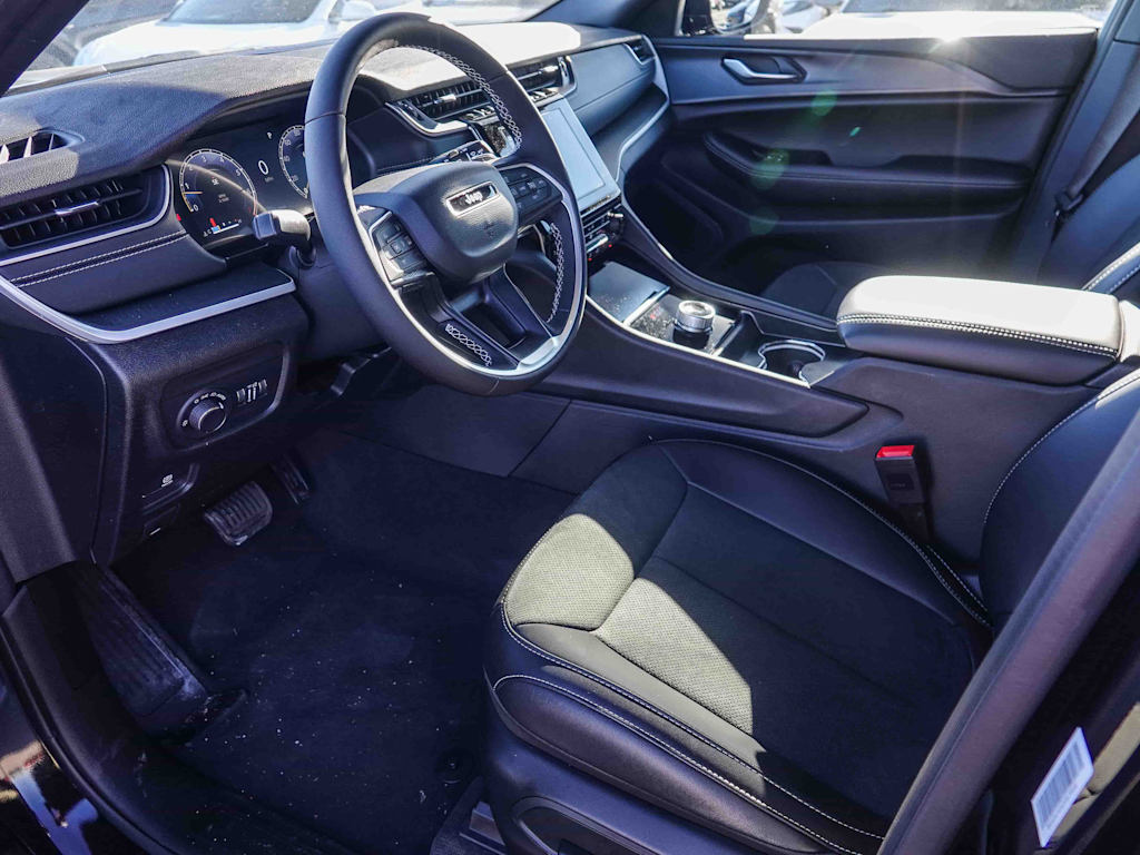 Thumbnail: 2025 Jeep Grand Cherokee - 11