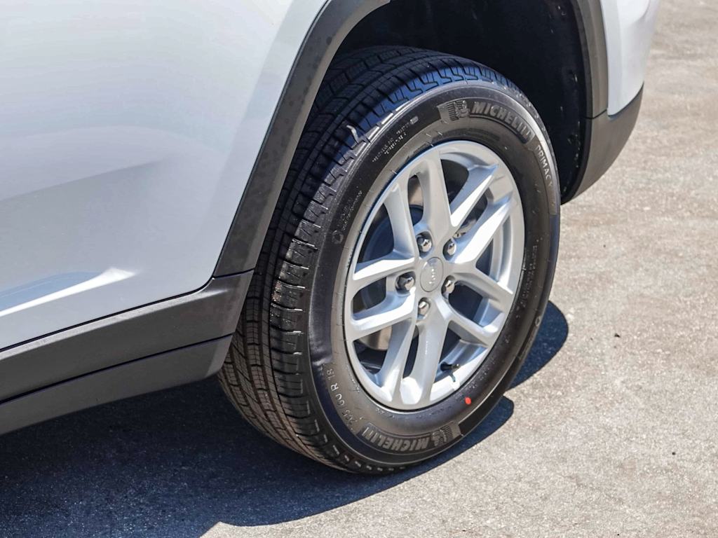 Thumbnail: 2026 Jeep Grand Cherokee - 20