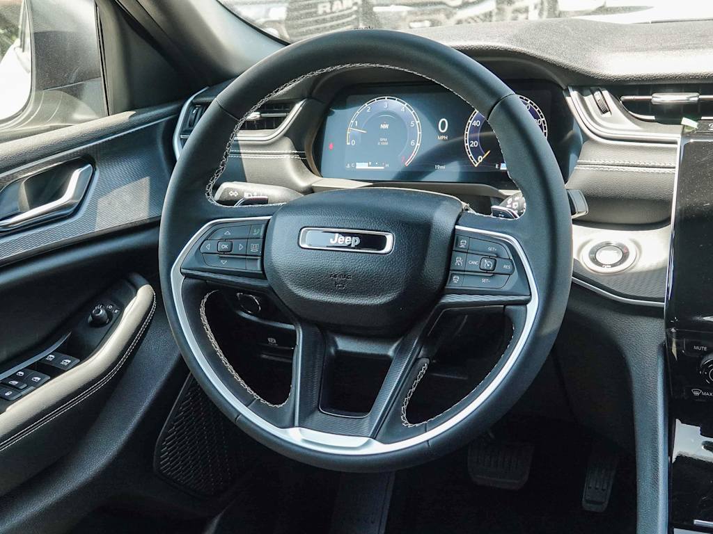 Thumbnail: 2026 Jeep Grand Cherokee - 9