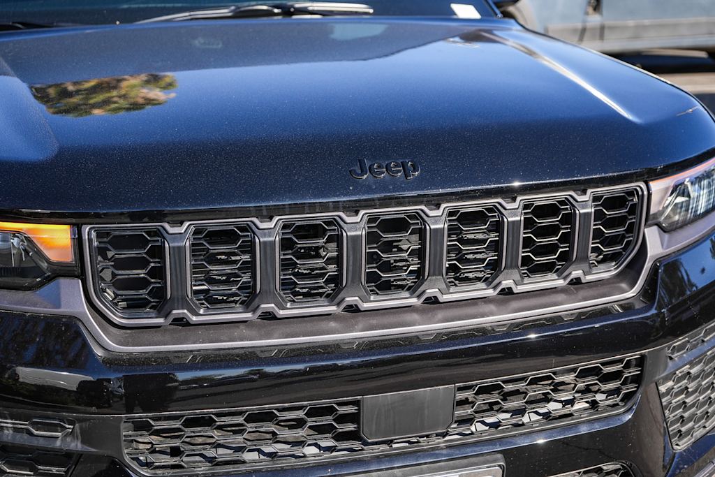 Thumbnail: 2026 Jeep Grand Cherokee - 18