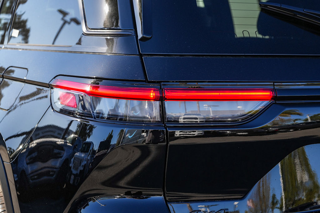 Thumbnail: 2026 Jeep Grand Cherokee - 20