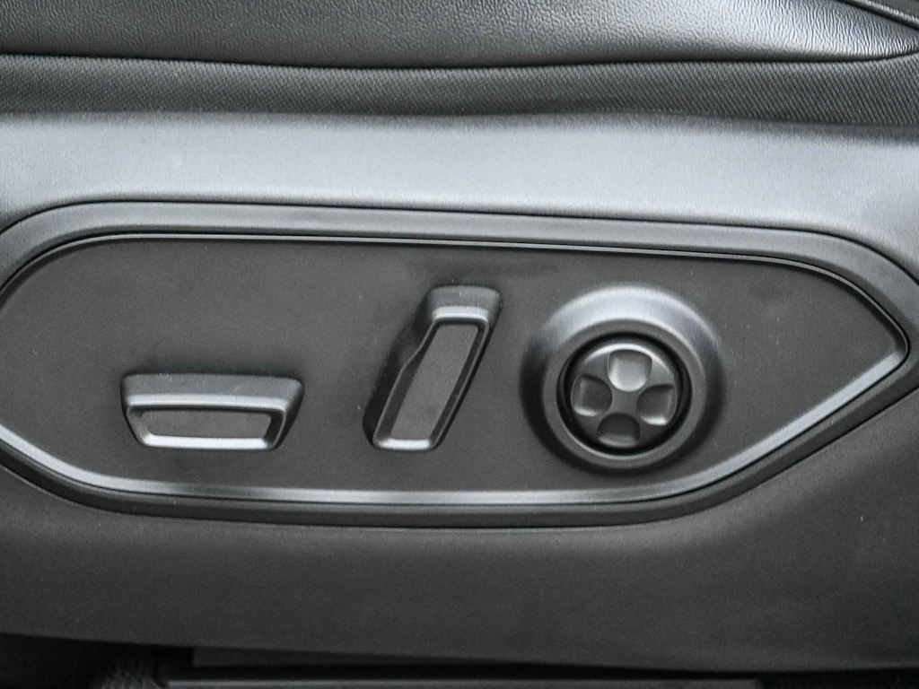 Thumbnail: 2025 Jeep Grand Cherokee - 28